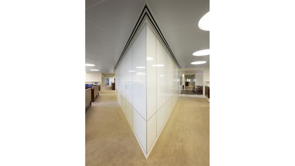 010574_00_Oaktree_Capital_N57_iawebsite