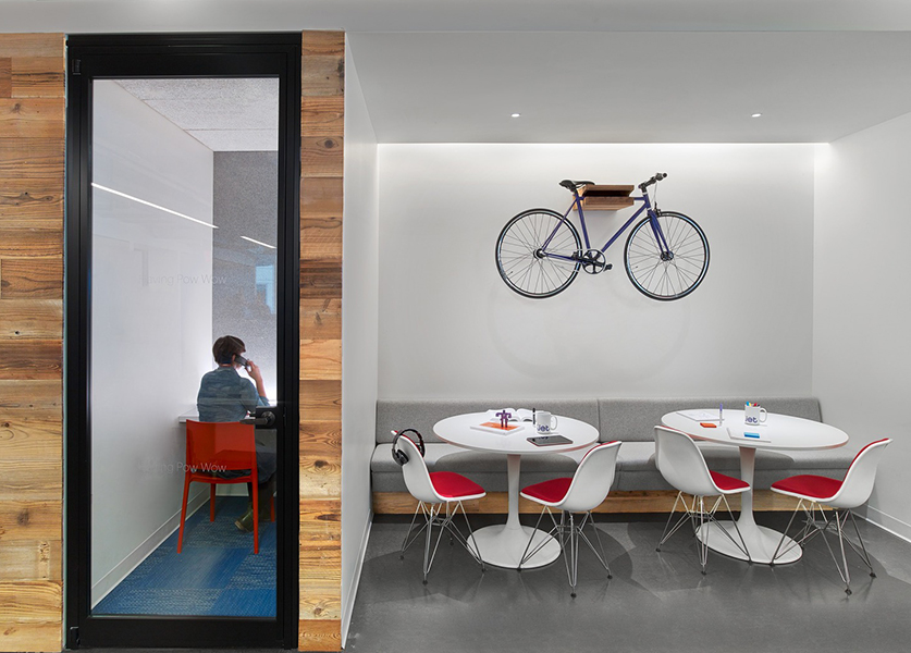 Jet.com-phone-room-Hoboken-NJ-IA-Eric-Laignel-9d9e132c813eff99f2619f6016260eac249f8817