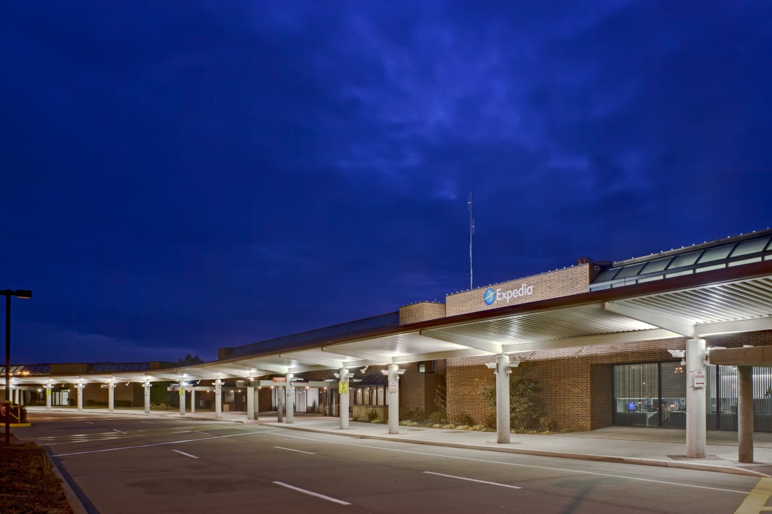 218563_12_N6_medium The Expedia Operations Center , Springfield, MO.