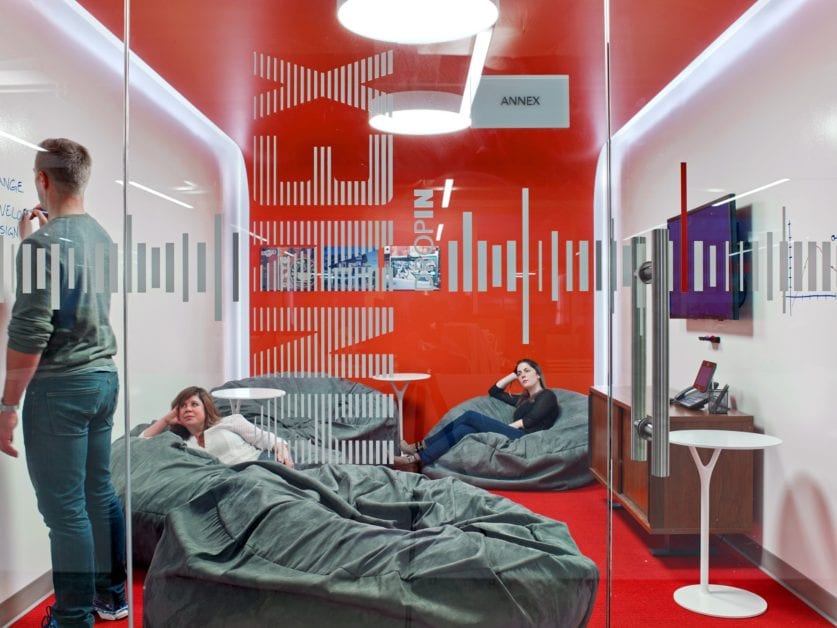 05LNKD_0007_000_N77_iawebsite-837x628 (1)