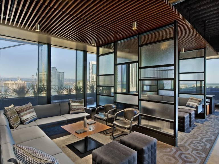 054784_00_N322_medium-768x576