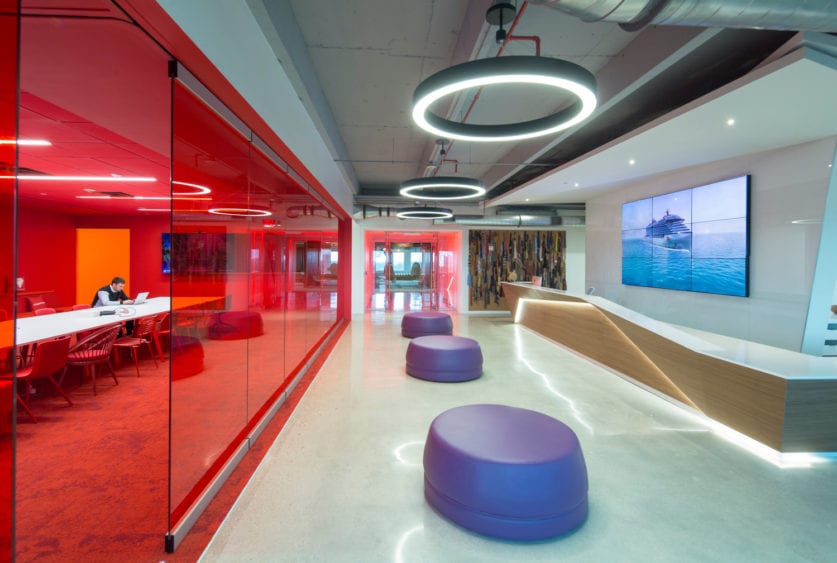 37VIRG_0001_000_N96_medium-837x563