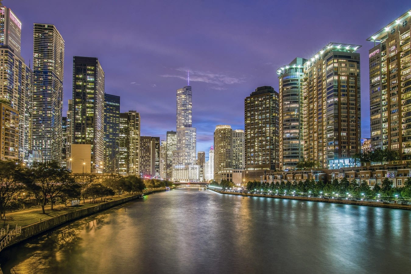 Chicago Riverfront. The Chicago Riverfront. Photo by Pedro Lastra on Unsplash