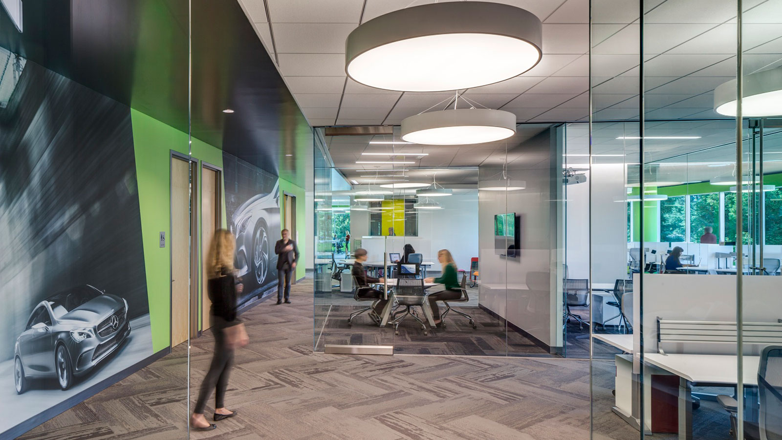 Mercedes-Benz in California. Photo by Sherman Takata.