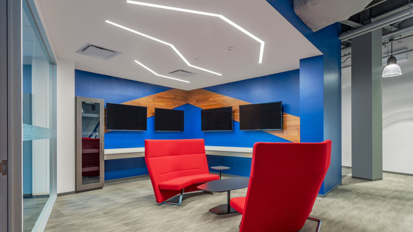 Confidential Media and Entertainment client, Denver, CO. Photo © Michelle Meunier