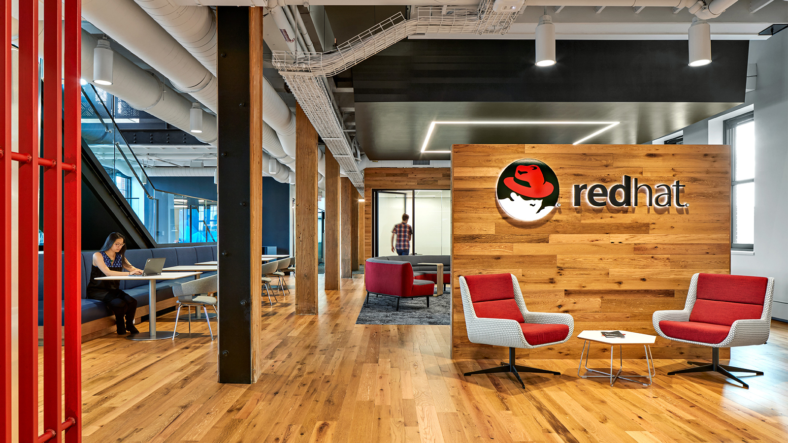 Red Hat Boston. © Robert Benson Photography