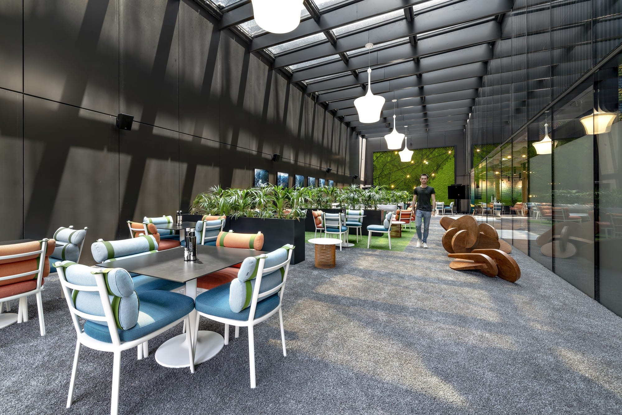 Shadow Play 2 Confidential Client, Barcelona. Photographer Jose F. Parreno