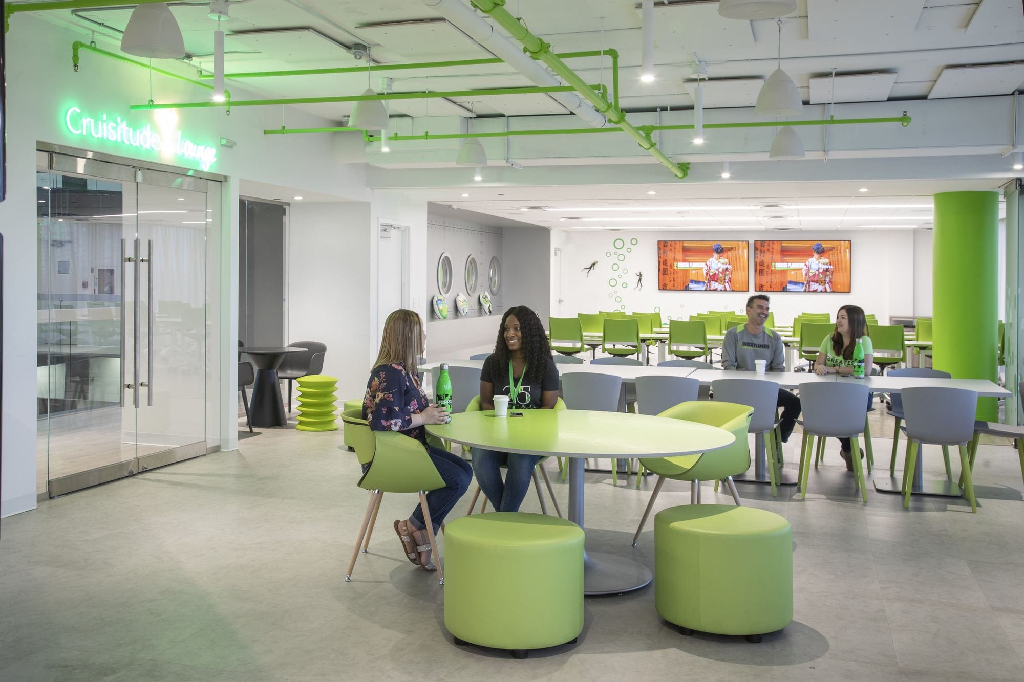 37CRSE_0002_000_N35_iawebsite Cruise Planners, Coral Springs, FL