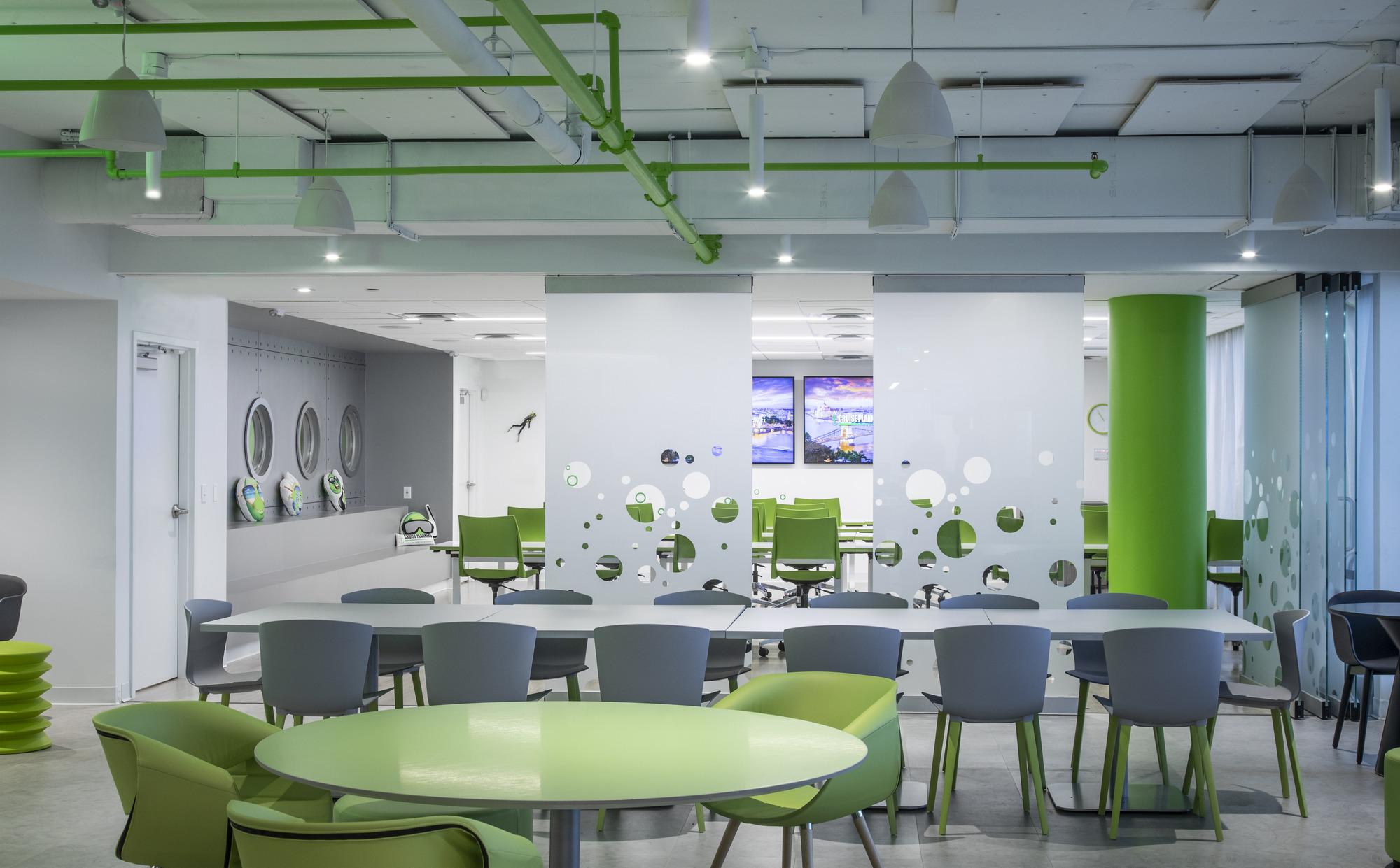 37CRSE_0002_000_N38_iawebsite Cruise Planners, Coral Springs, FL