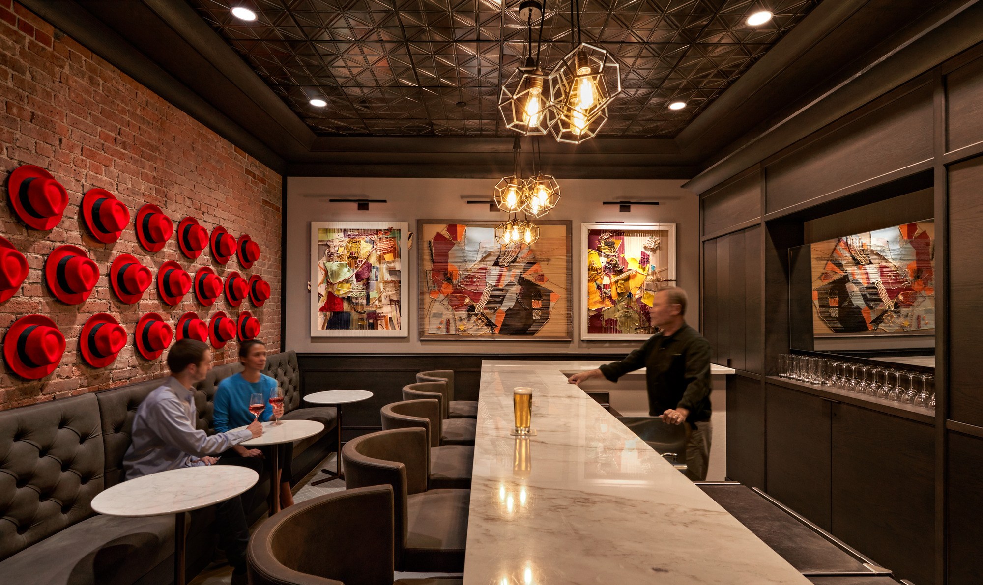 26RHTX_0067_000_Red_Hat_Boston_MA_N16_iawebsite