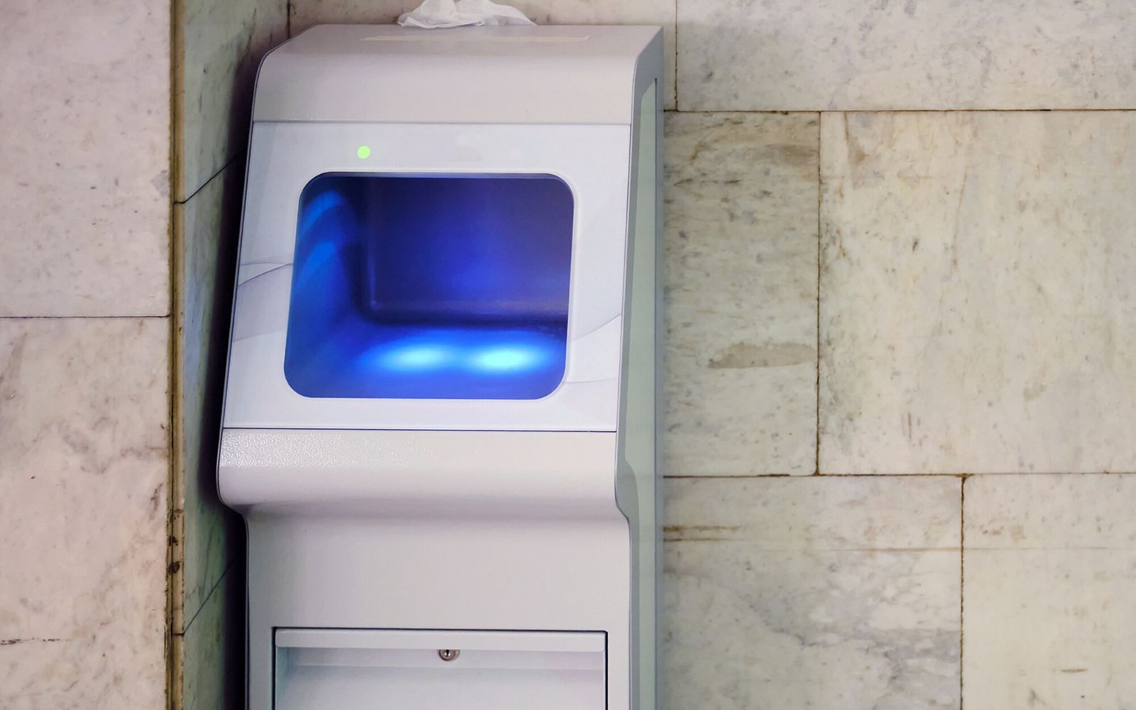 A UV Cleansing Station