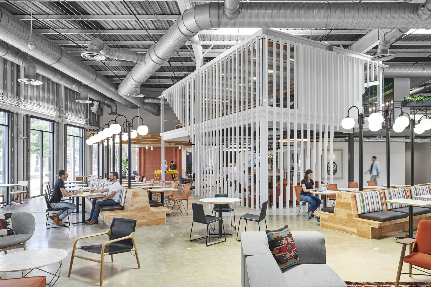 H-E-B/Favor, Austin, TX. Slatted meeting space in Austin