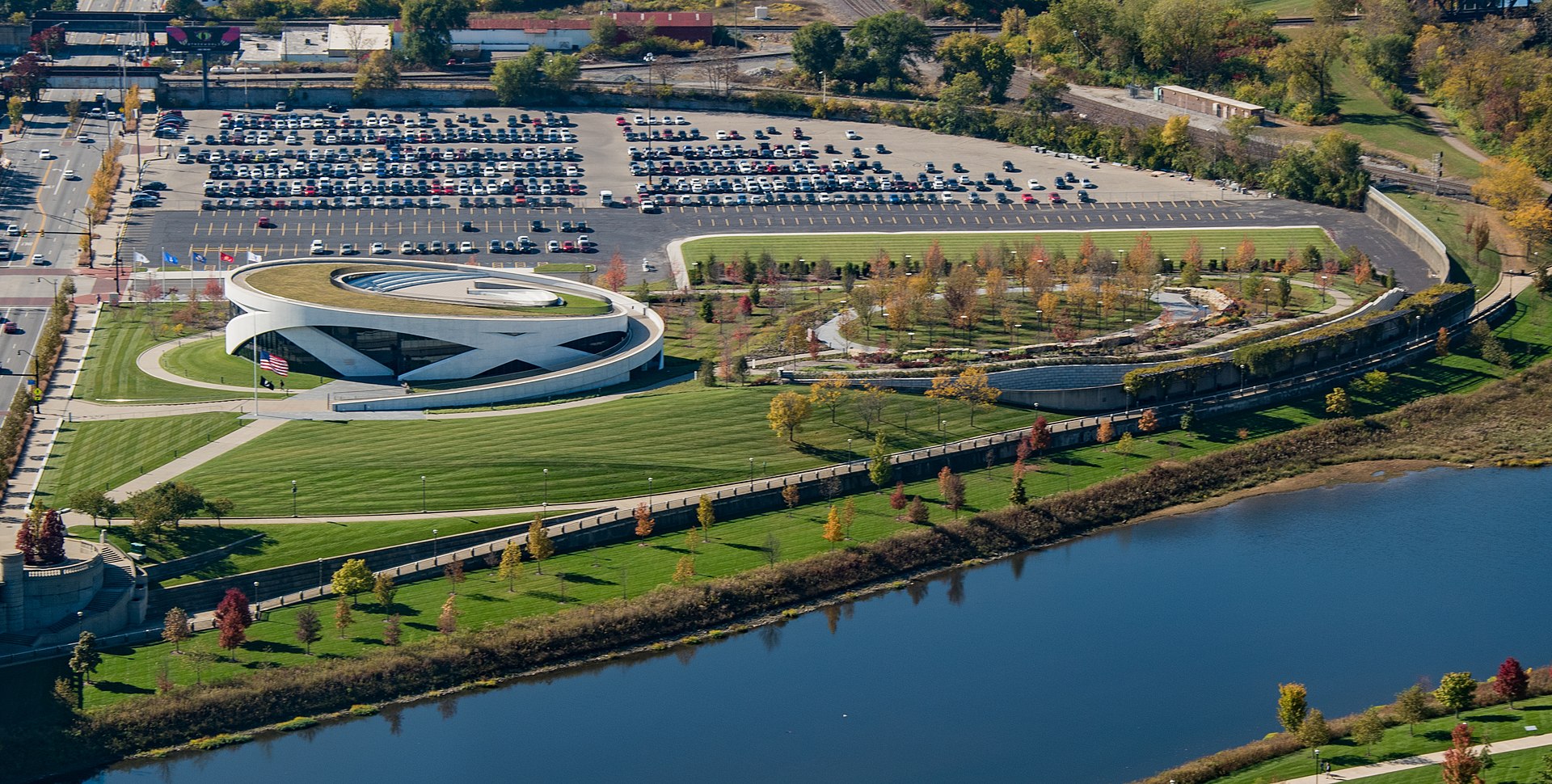 National Veterans Memorial and Museum