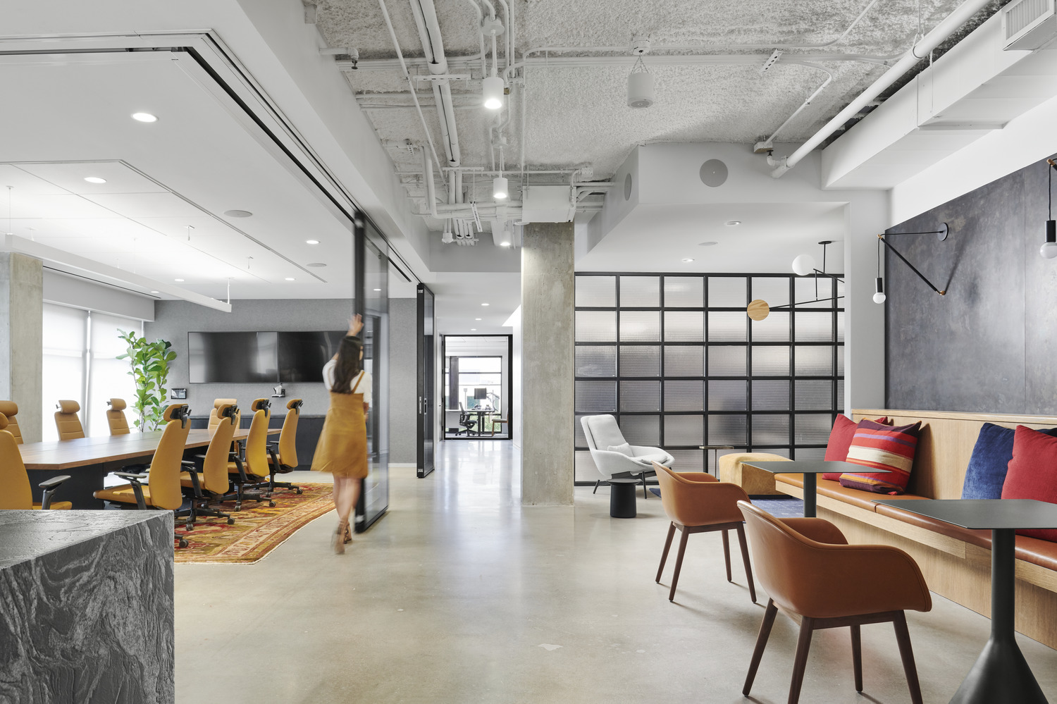 38PIBA_0001_000_Pirkey_Barber_Austin_Office_N6_medium