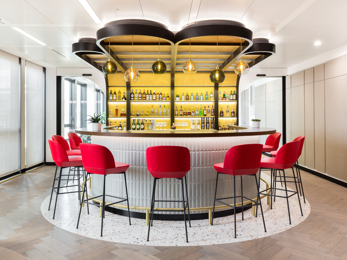 08BMFR_0001_000_Bacardi_Paris_N119_iawebsite