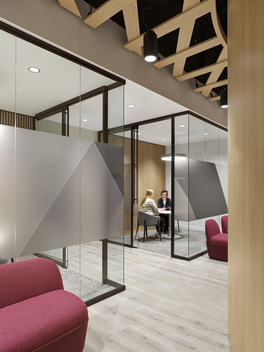 35CIBC_0038_000_CIBC_Yorkdale_Retail_Pilot_N7_medium