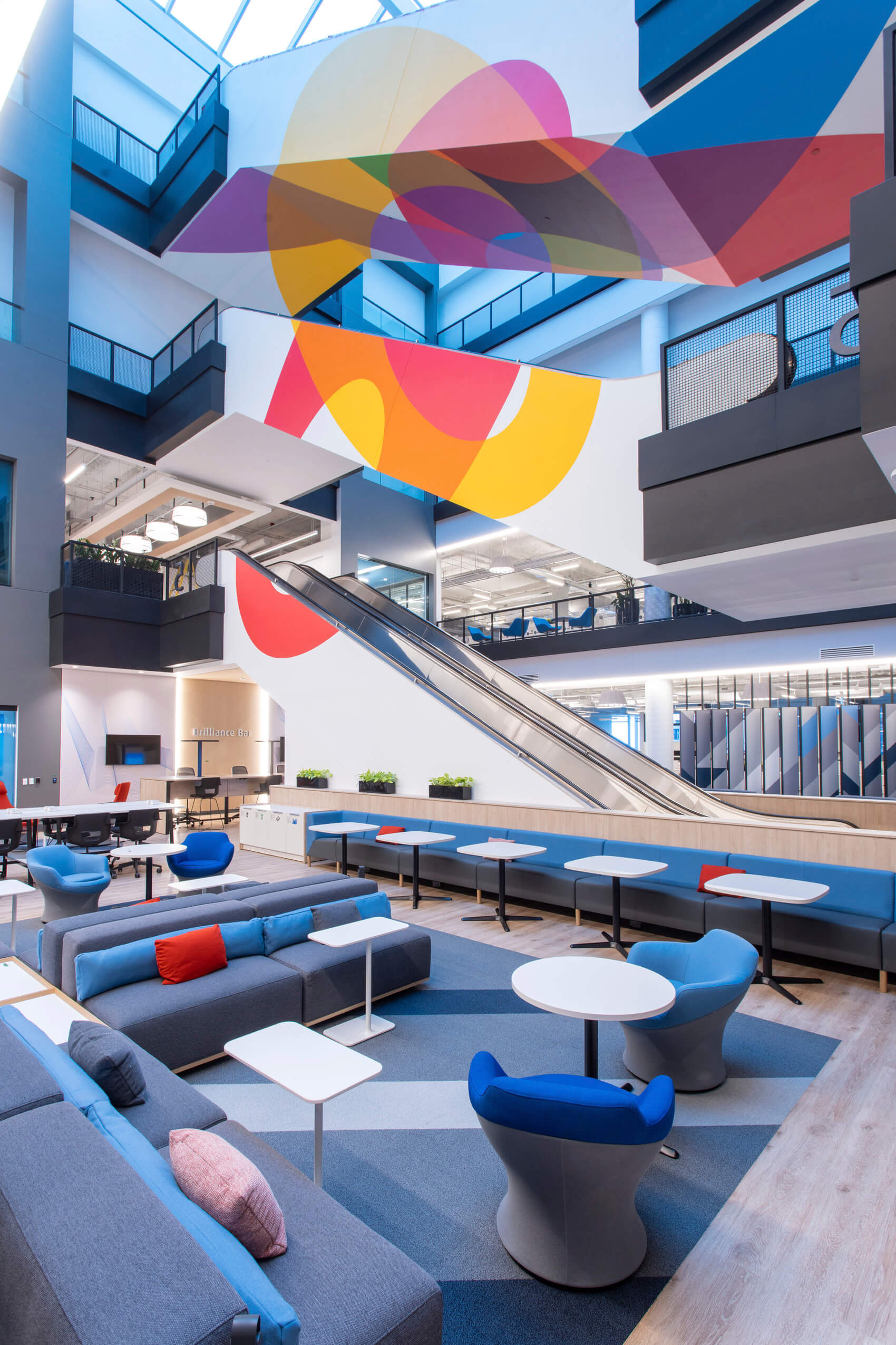 35BMOX_0001_000_BMO_33_Dundas_Toronto_N395_large