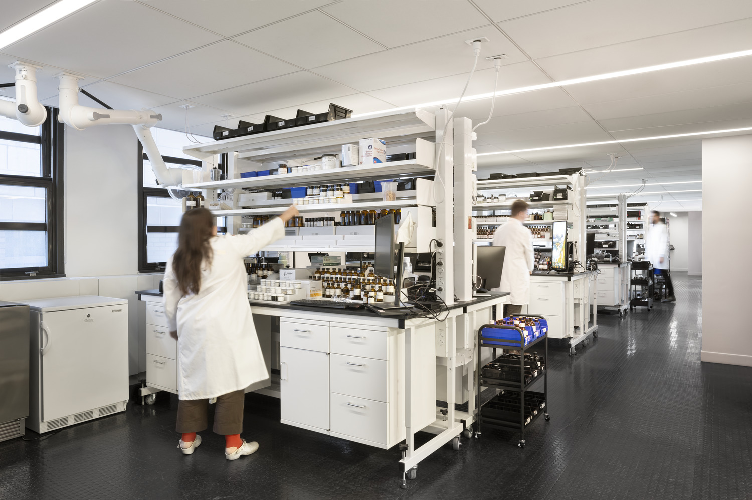 04SYMR_0001_000_N18_medium (1)