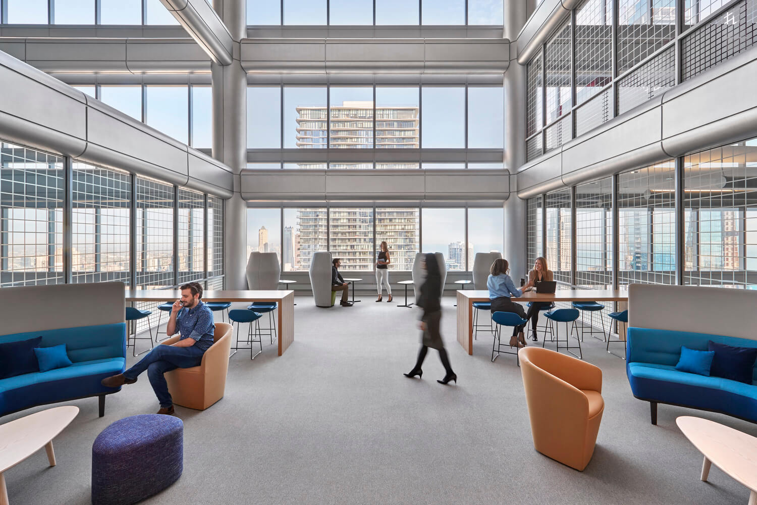 05BCBS_0045_000_HCSC_Blue_University_Chicago_IL_N24_medium (1)