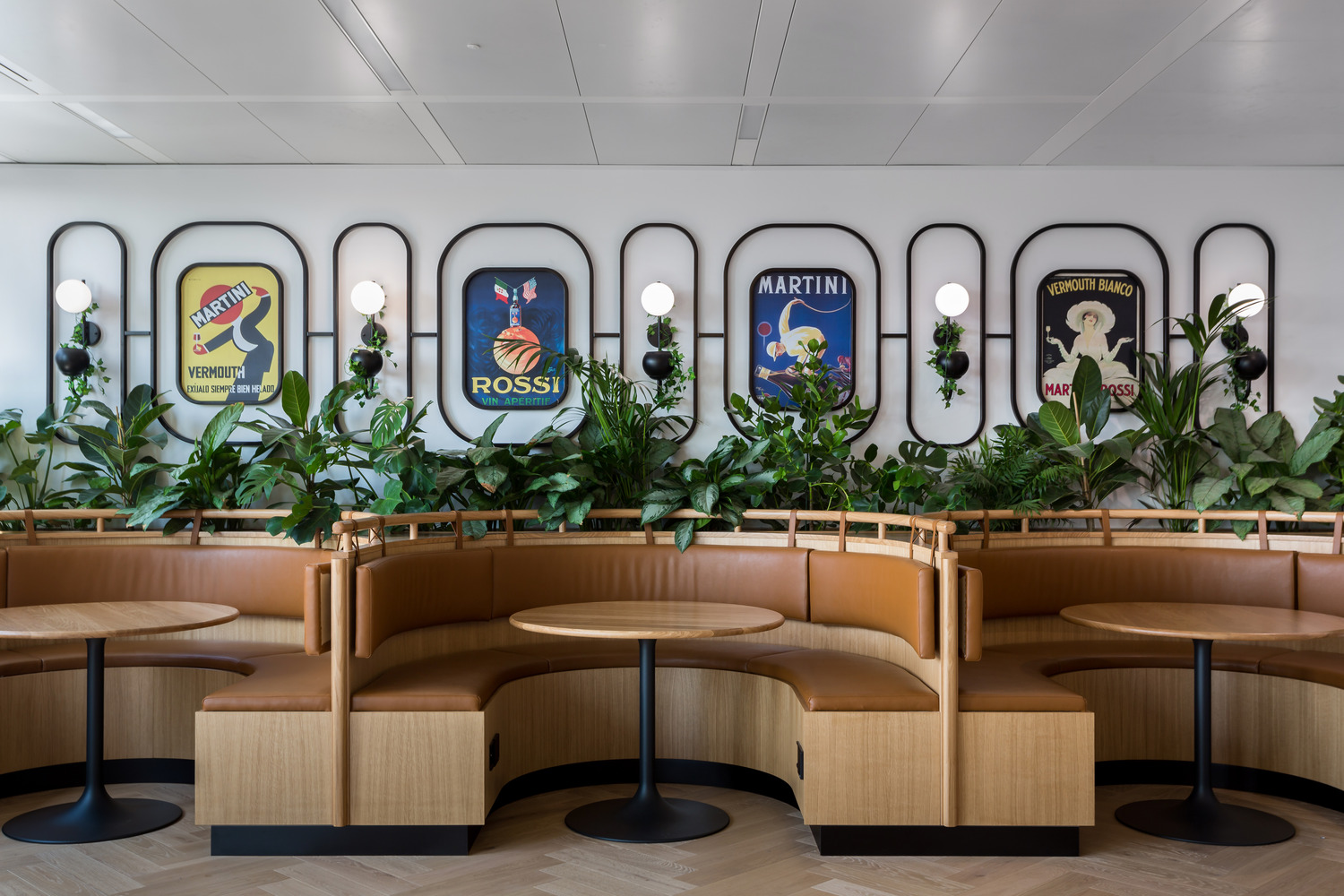 08BMFR_0001_000_Bacardi_Paris_N46_medium