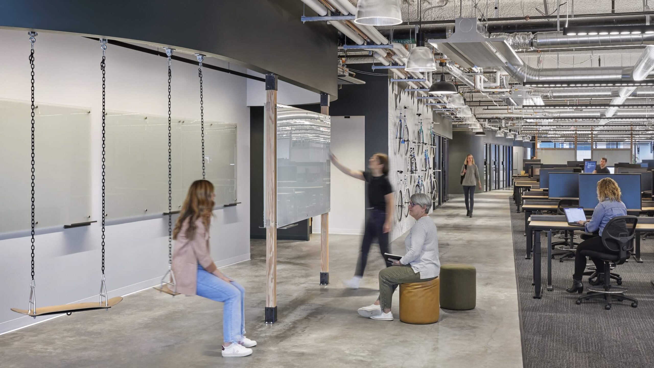 21XMXX_0000_000_Seattle_Office_N32_large