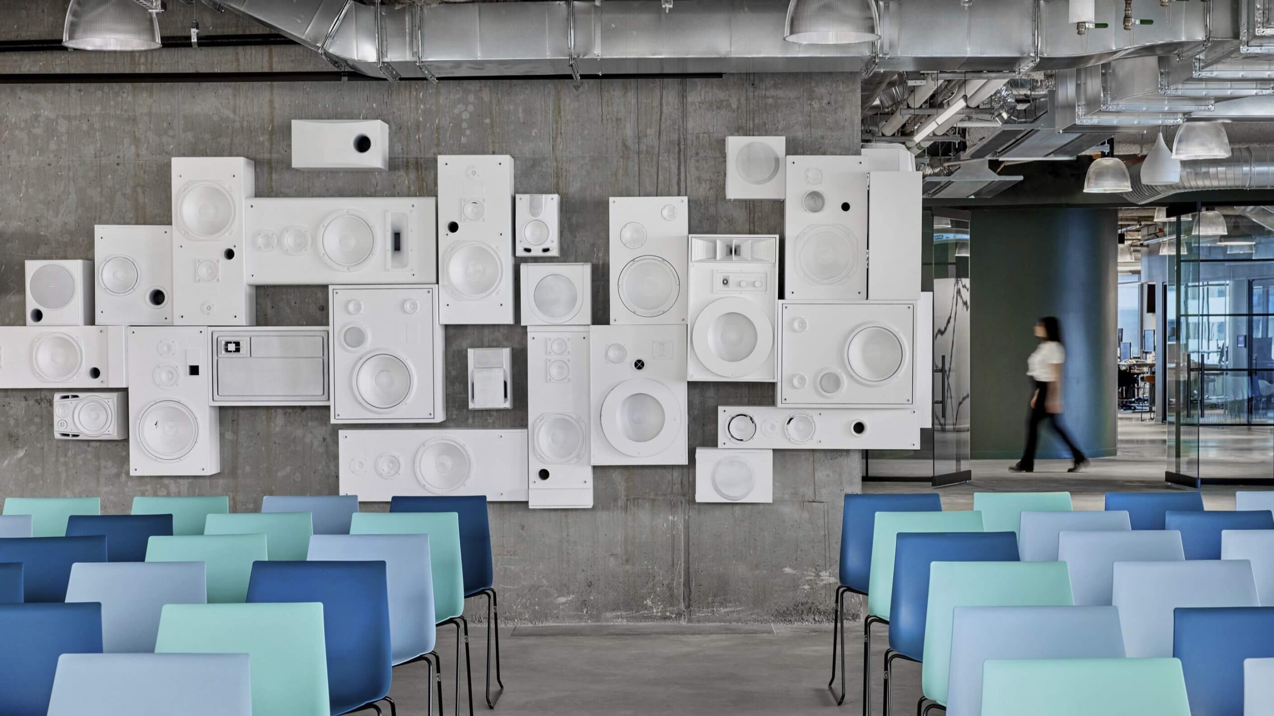 21XMXX_0000_000_Seattle_Office_N39_large