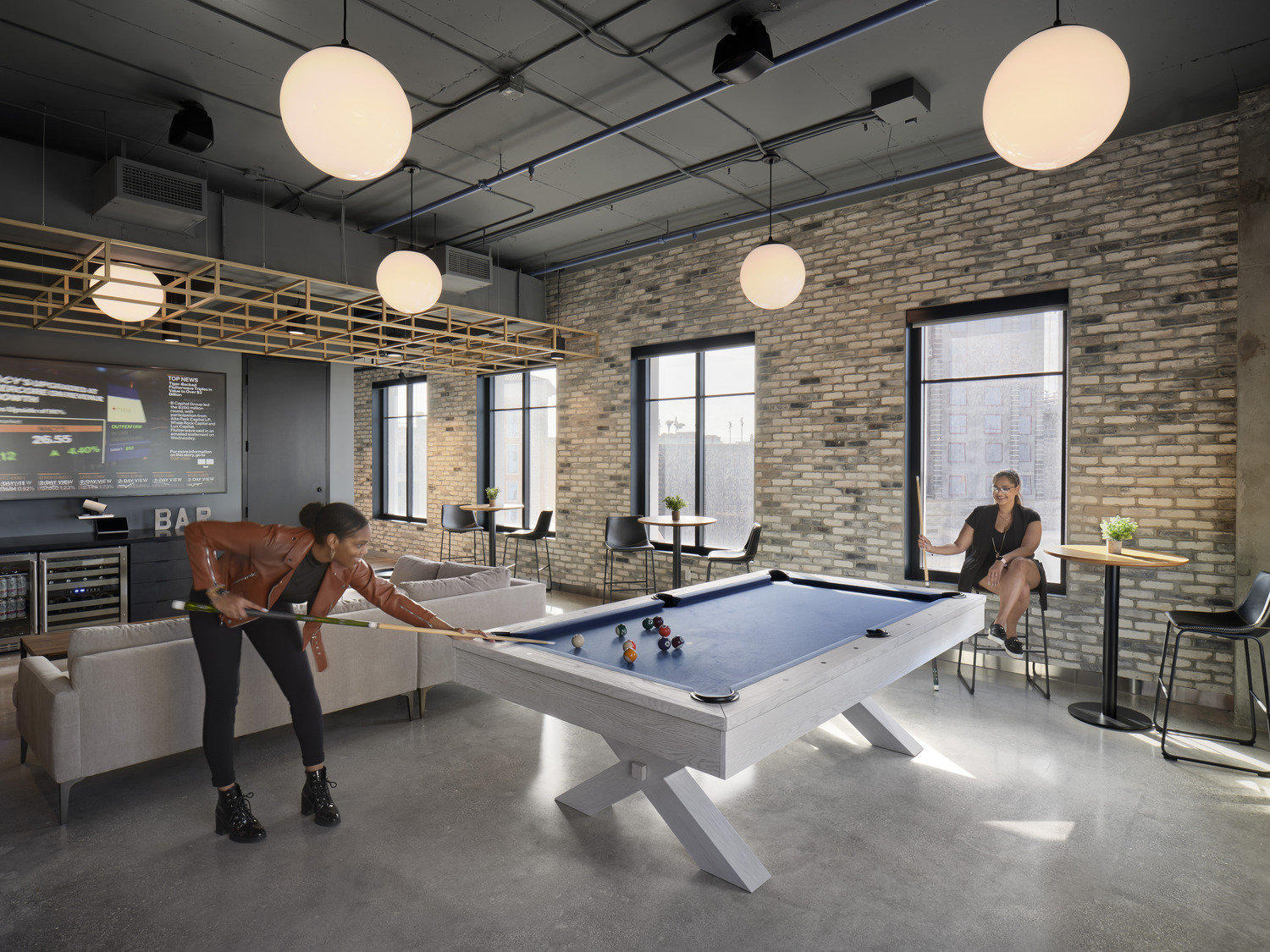 37AGVE_0001_000_N5_medium