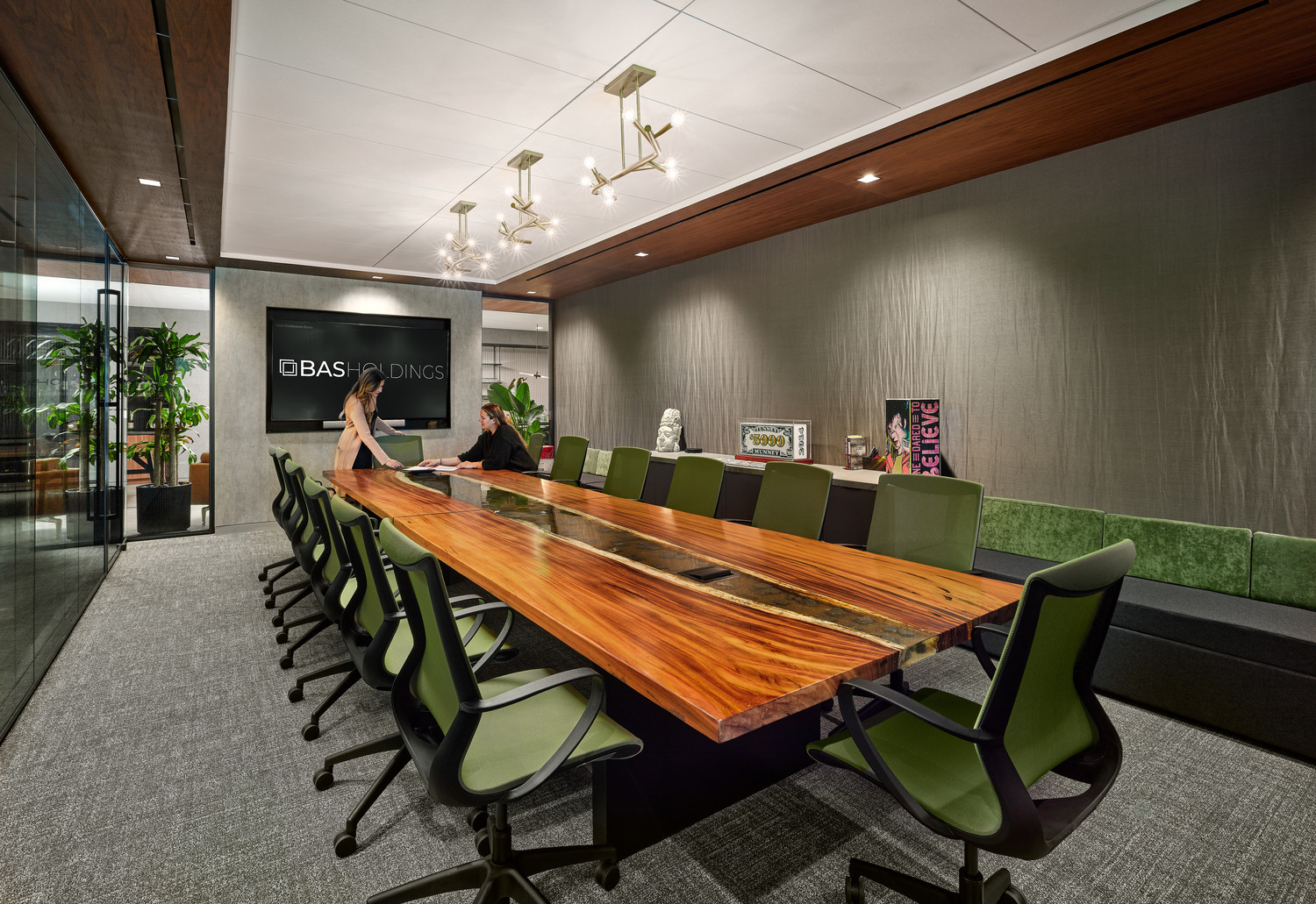 37BASH_0001_000_BAS_Holdings_Miami_N9_medium