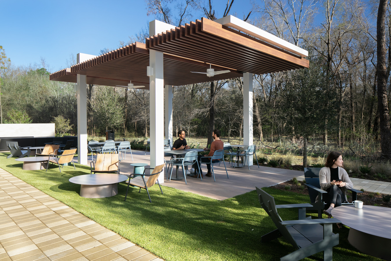 Eldridge Oaks_Building Repositioning_Houston_Exterior Patio (8)